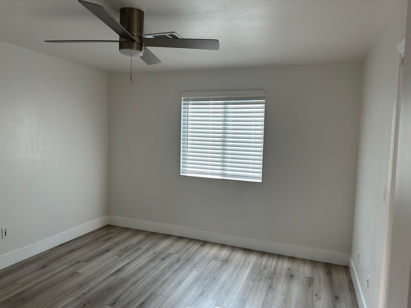 Phoenix Apartment: 2301 N 27th St