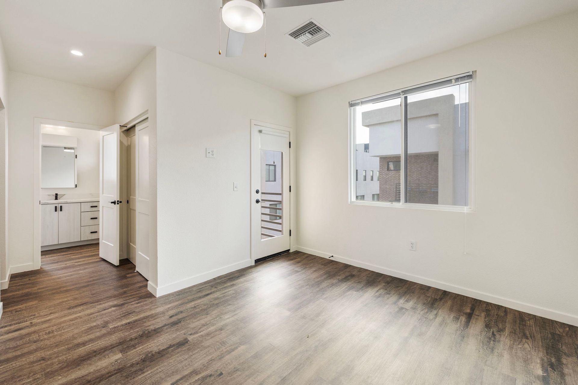 406 W 7th St 11 of 12