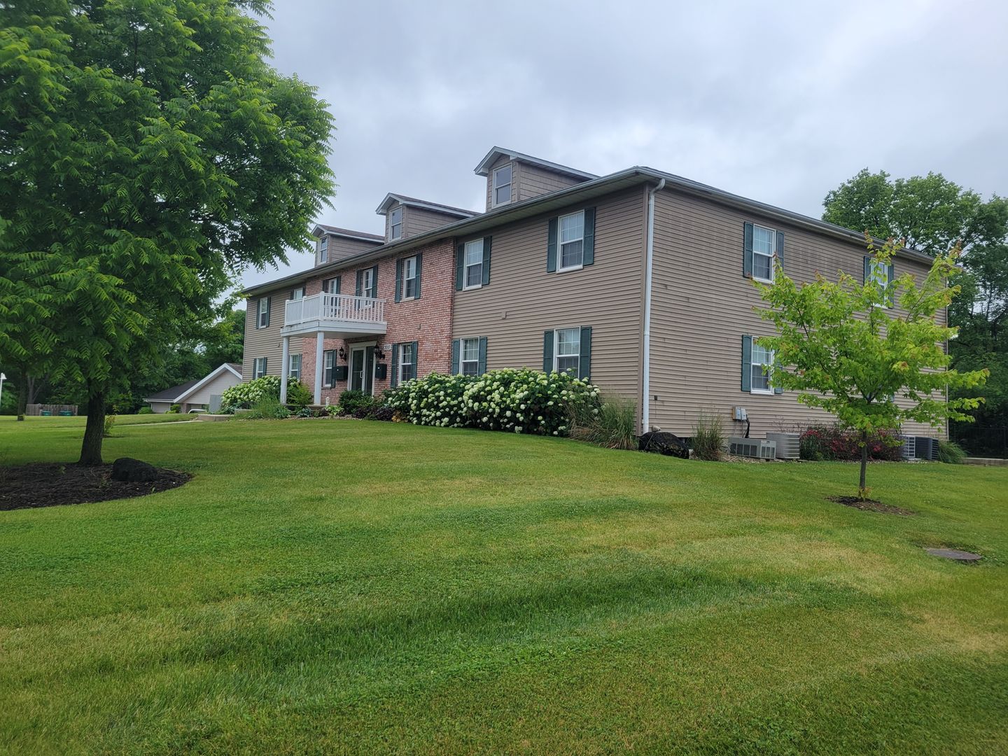 Peoria Apartment: 3010 W Granada Court