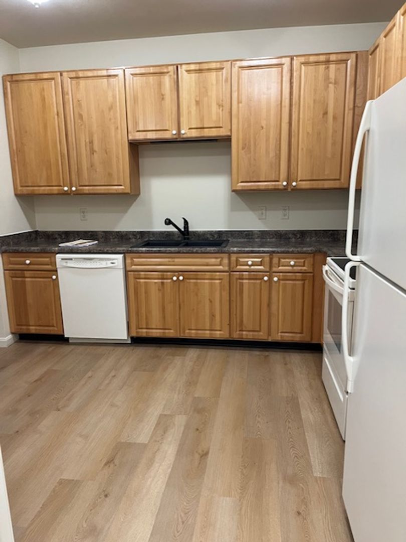 Peoria Apartment: 912 W Loire Court