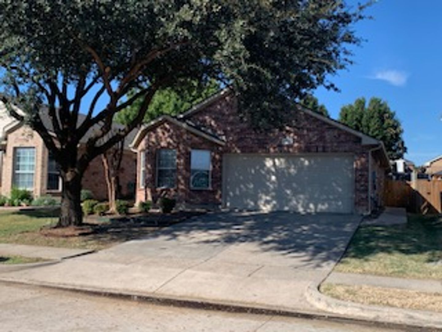 Fort Worth House: 6421 Geneva Lane