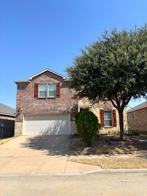 Stunning 5-Bedroom Home in Keller ISD – Flexible Layout with Game Room! – photo 1