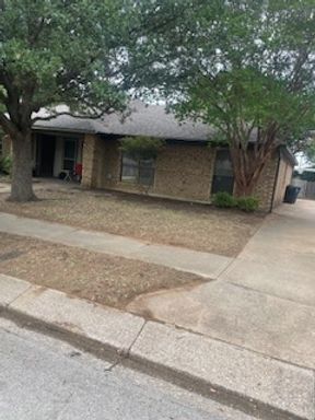 Duplex Coming soon-Grapevine Colleyville ISD – photo 1