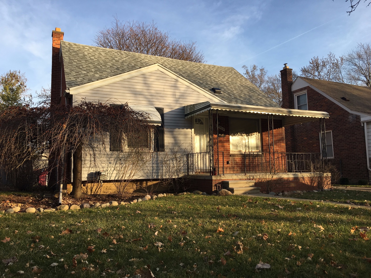 Royal Oak House: 2934 N Vermont Ave