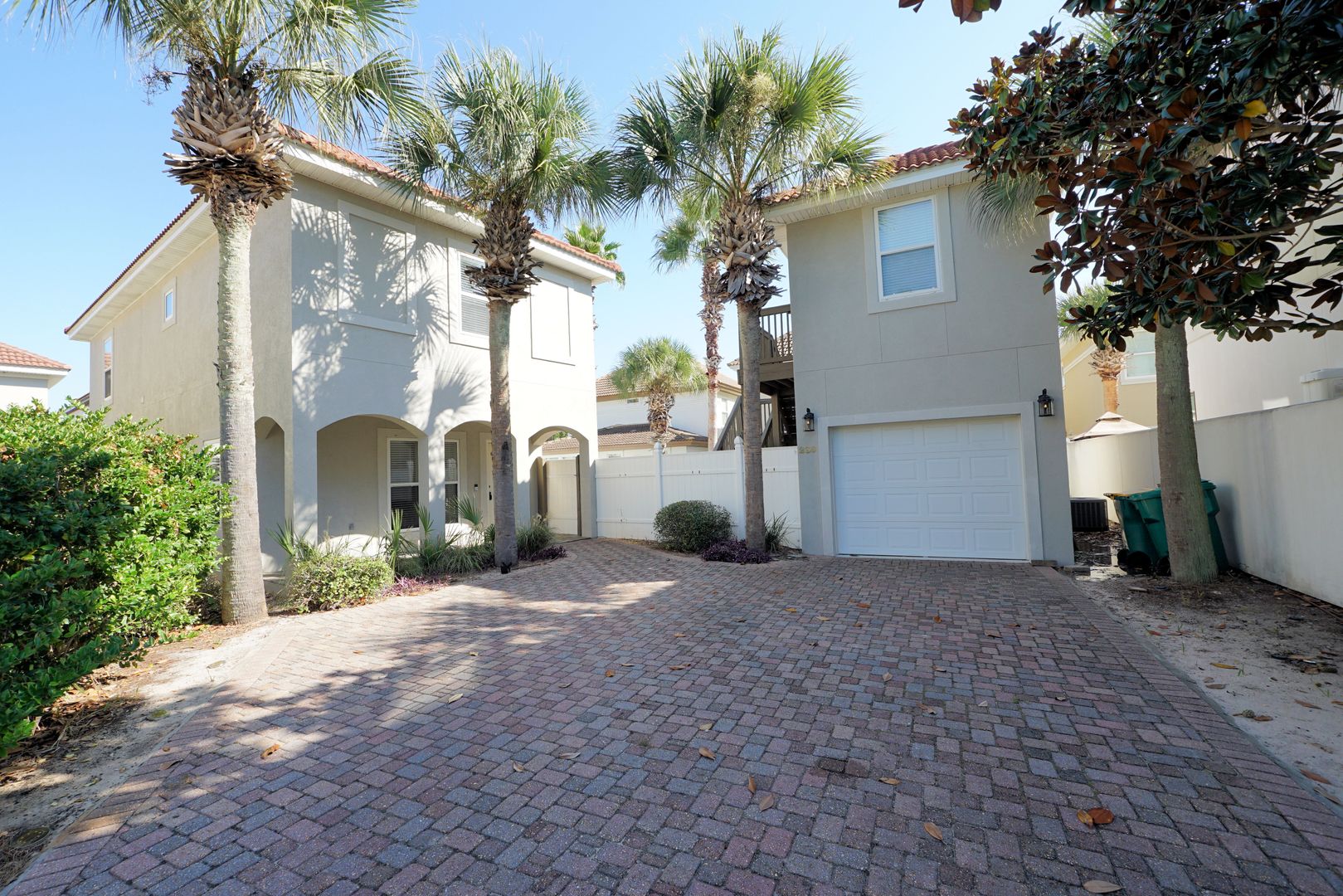 Destin House: 239 Inverrary Drive