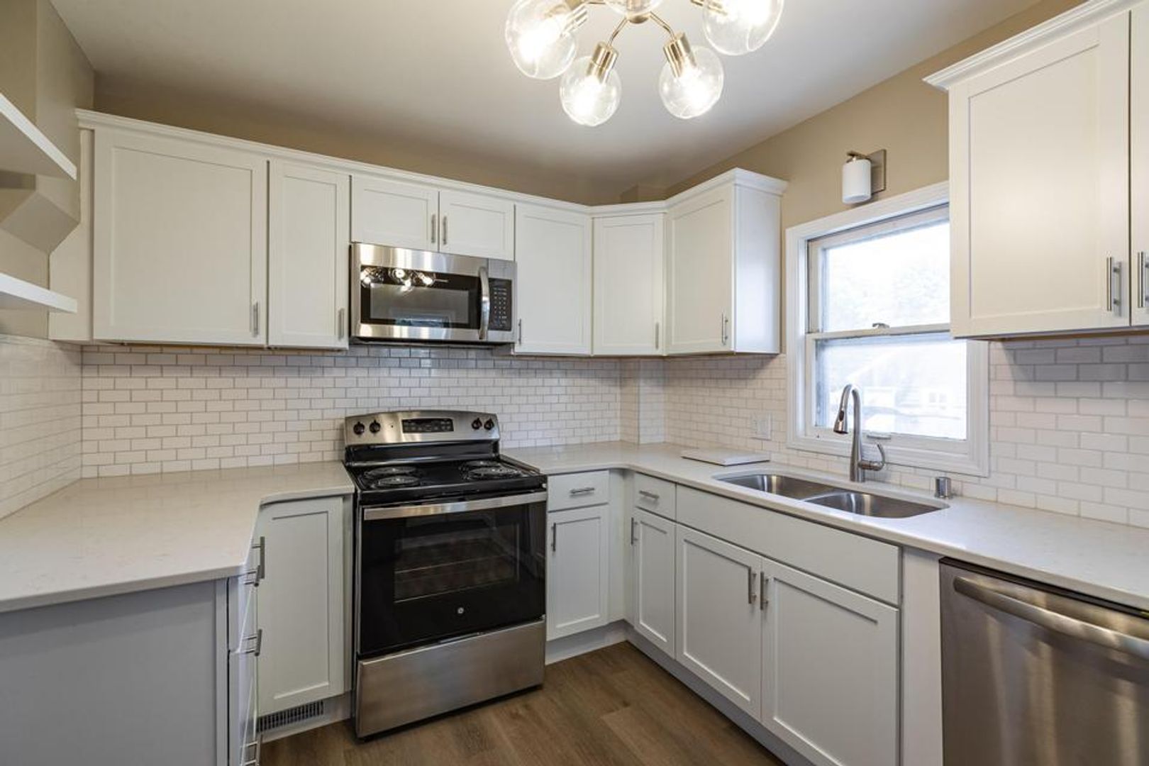 La Crosse House: 1512 Charles St