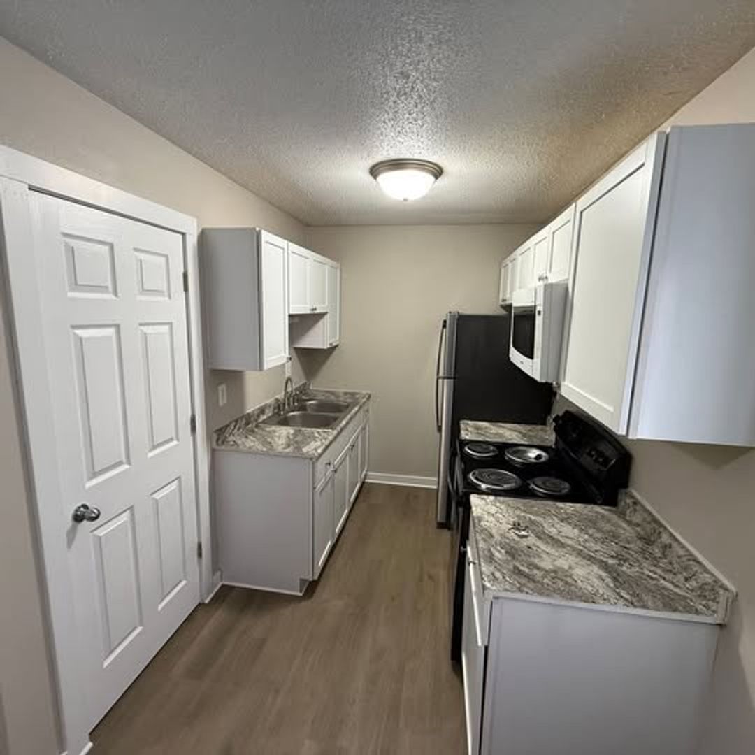 La Crosse Apartment: 1016 Charles St