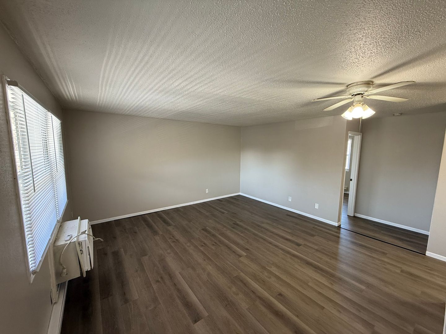 La Crosse Apartment: 1016 Charles St