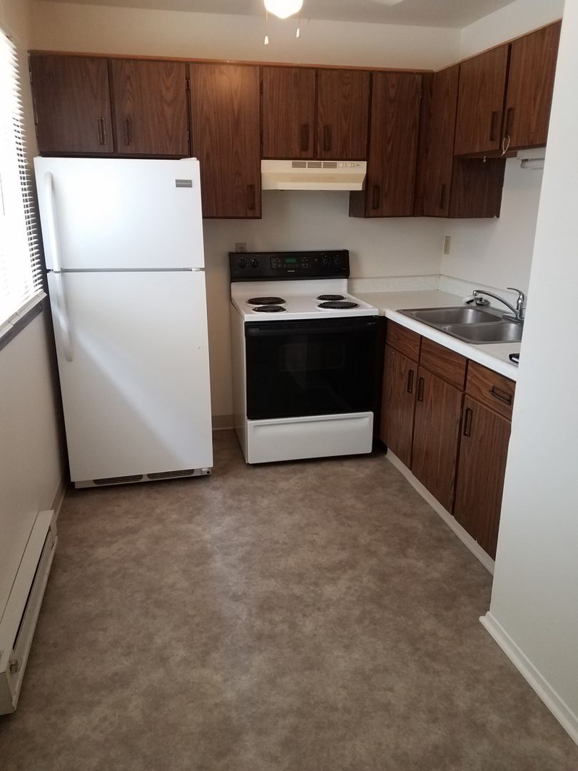 La Crosse Apartment: 1745 La Crescent St