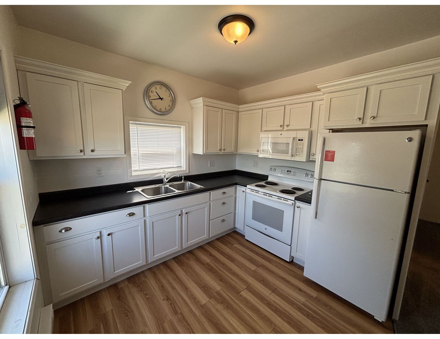 West Salem Apartment: 107-109 Youlon St S