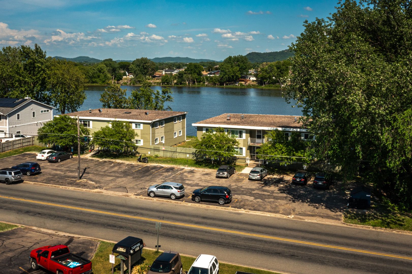 La Crosse Apartment: 1642 Bainbridge St