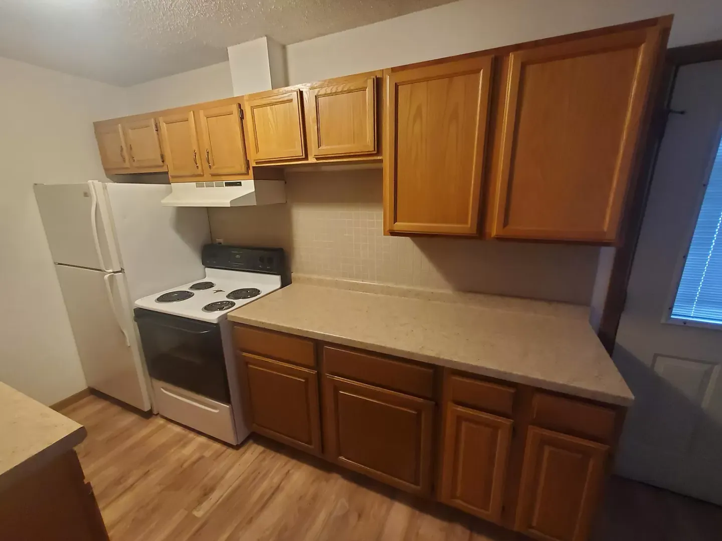 La Crosse Apartment: 1016 Charles St