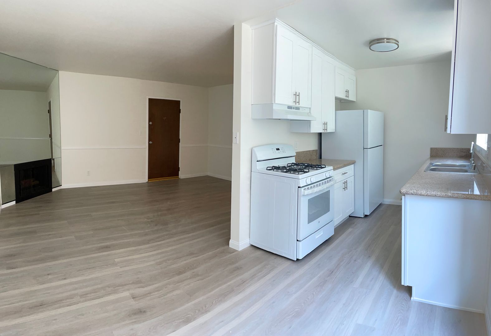 Los Angeles Apartment: 1321 N Las Palmas Ave