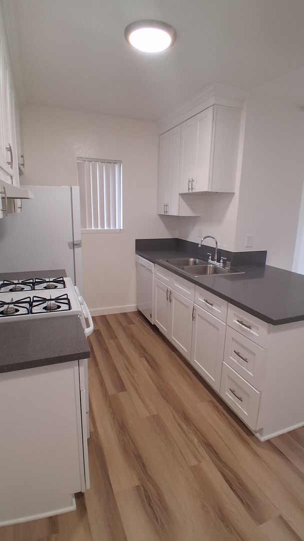 La Puente Apartment: 15400 Francisquito Ave.