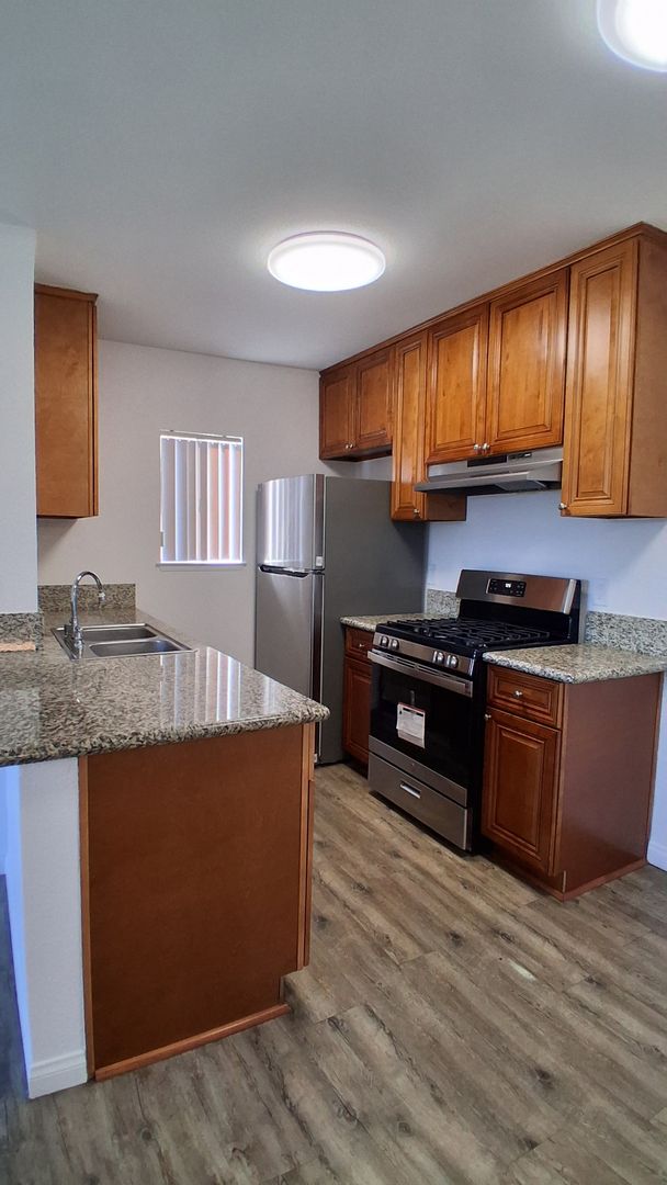 La Puente Apartment: 15400 Francisquito Ave.