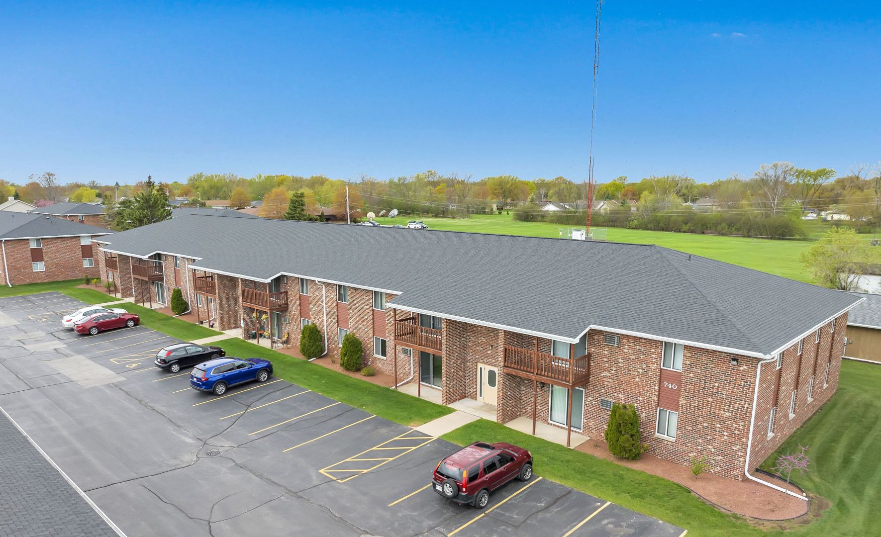 Green Bay Apartment: 740 Abrams St.