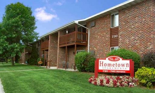 Well Maintained 2 Bedroom 1 Bath Apartment – photo 1