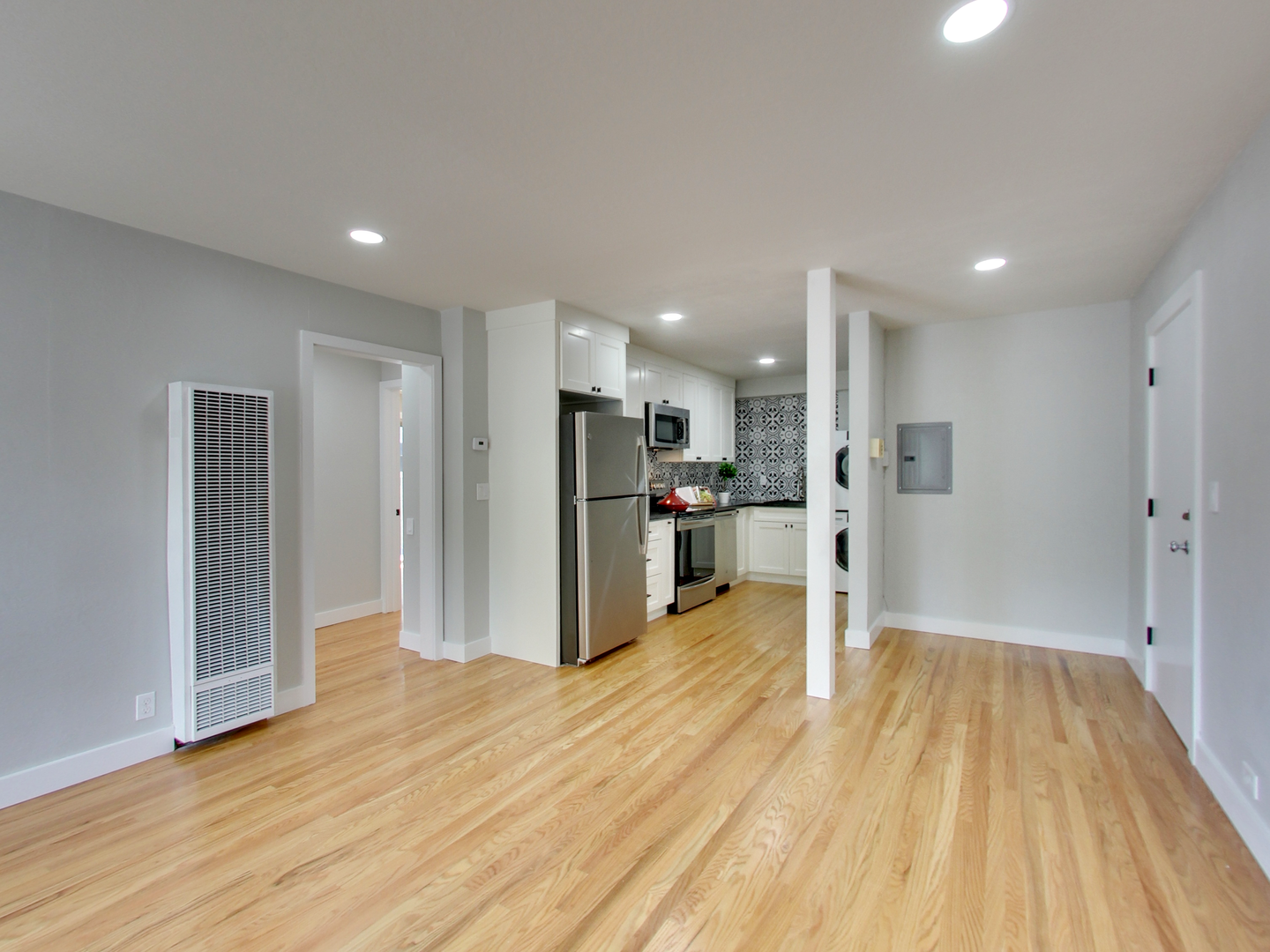 OAKLAND Apartment: 41 MOSS AVENUE