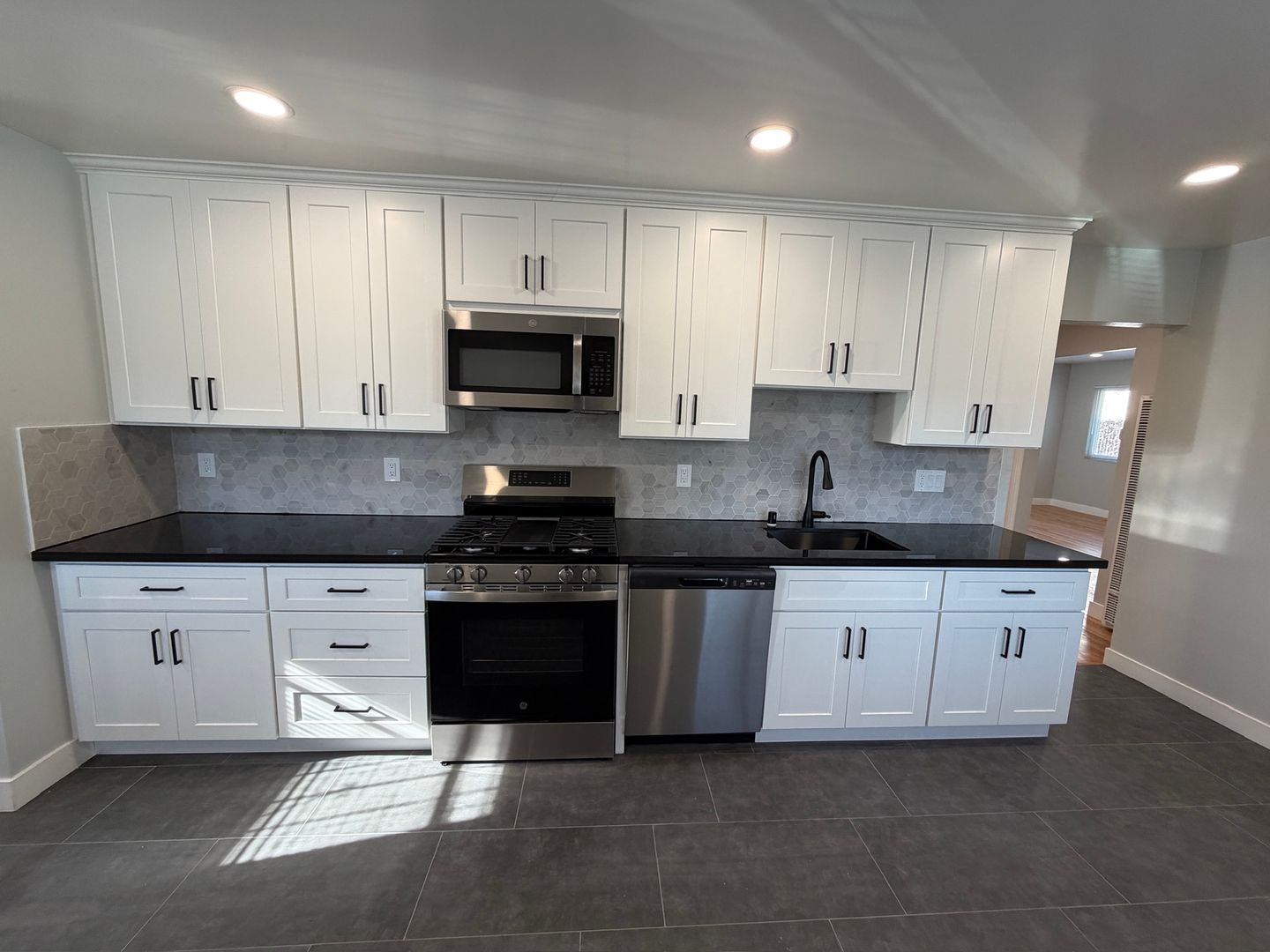 SAN LORENZO Apartment: 969-979 ELGIN STREET