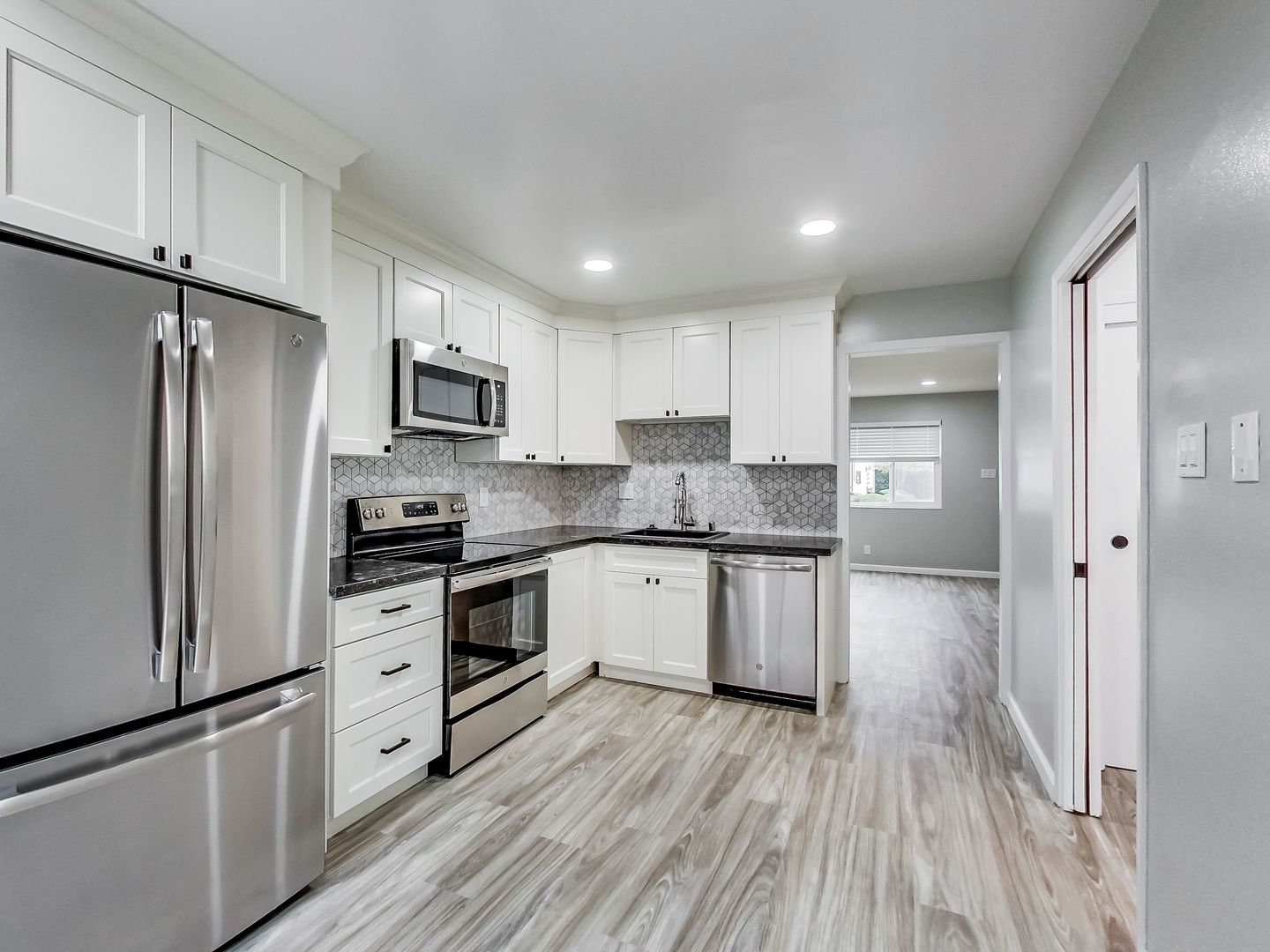 SAN LORENZO Apartment: 969-979 ELGIN STREET