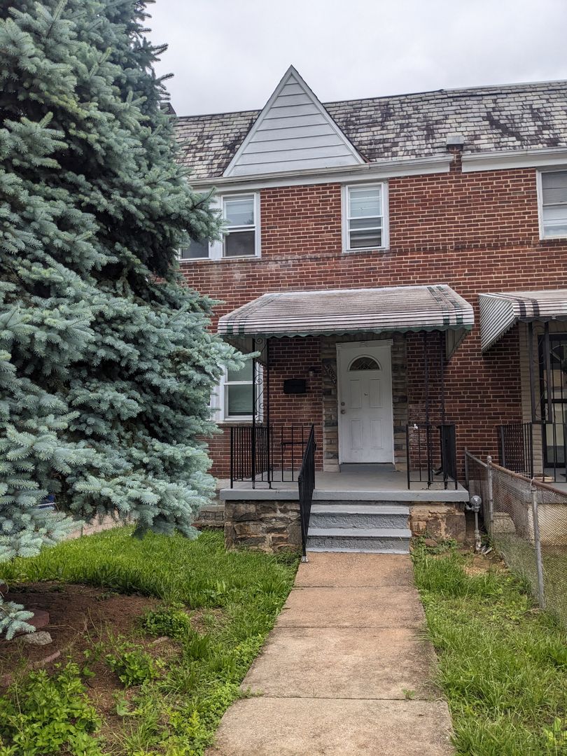 Baltimore House: 5667 Kavon Ave