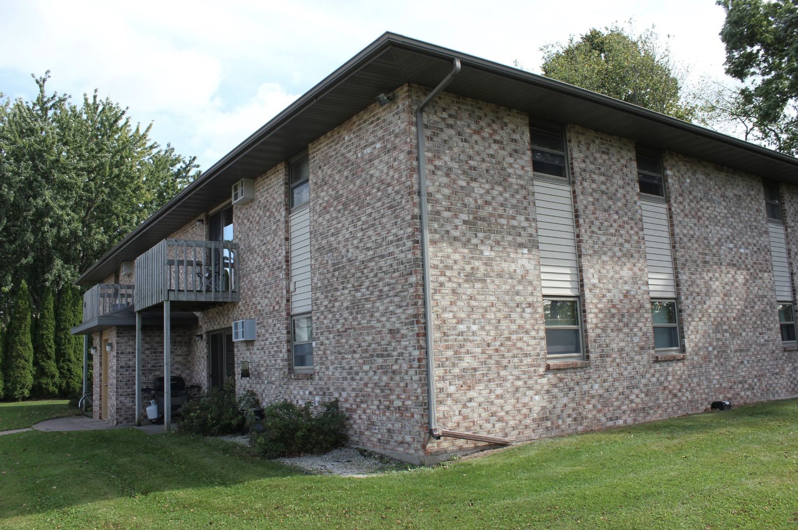 Freedom Apartment: N3947 Washington Avenue