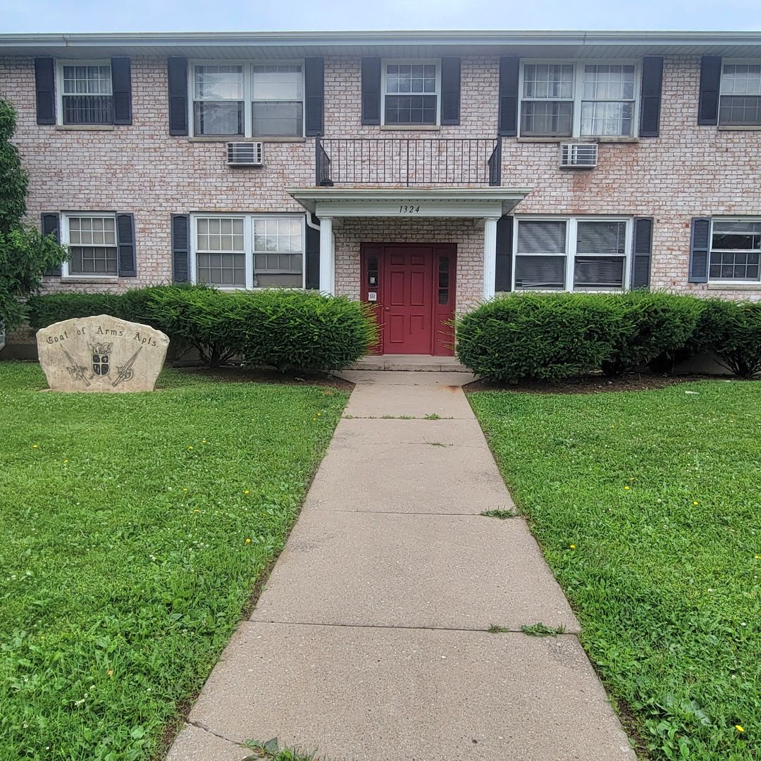 Green Bay Apartment: 1318 - 1328 S Taylor Street