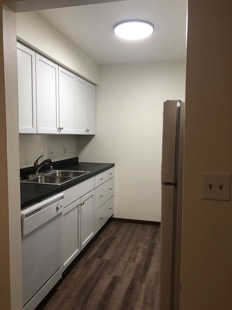 Appleton Apartment: 2425 N. Mason Street