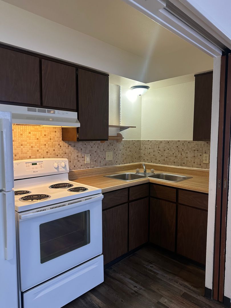 Green Bay Apartment: 1139 Brosig Street