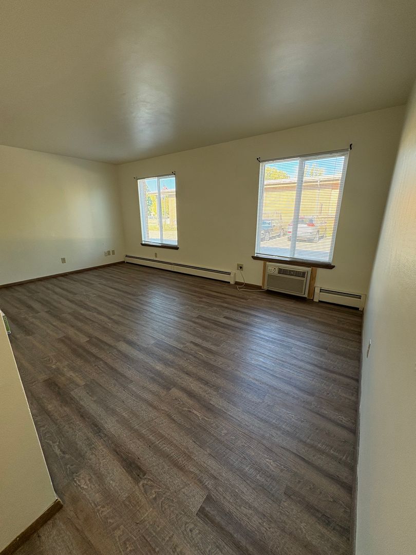 Oshkosh Apartment: 1020 Vine Avenue