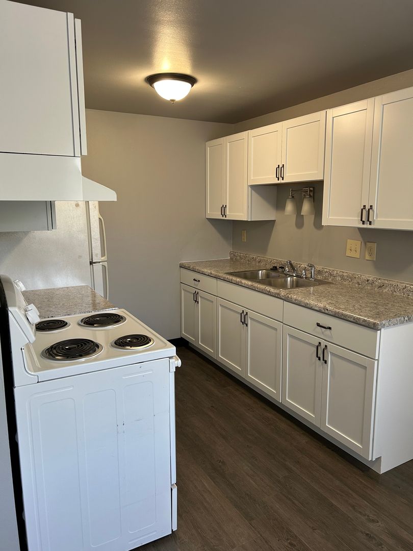 Green Bay Apartment: 1772 Western Avenue