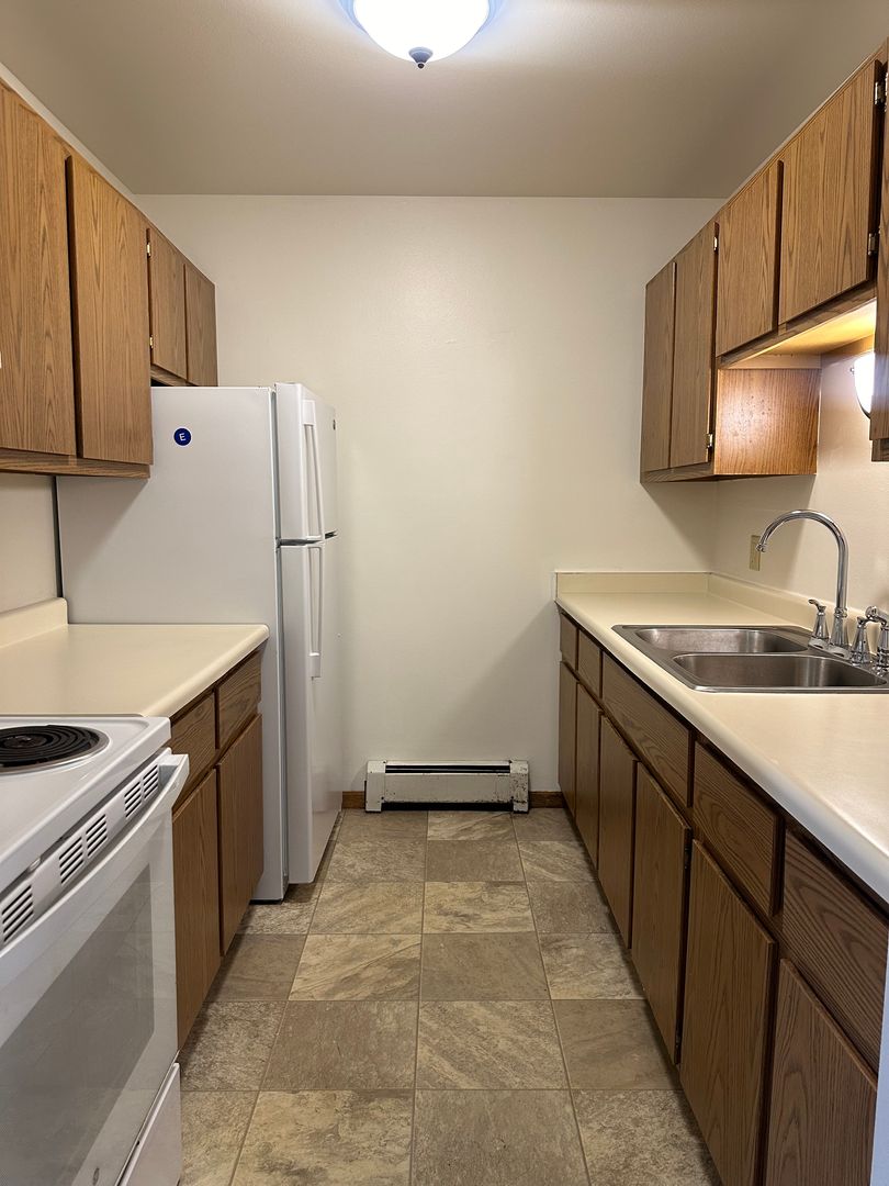Oshkosh Apartment: 450 Sullivan Street