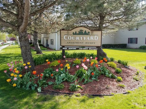 Live in charming Beaver Dam with spacious one- and two-bedroom apartments, full kitchens, outdoor spaces, and the convenience of month-to-month or short-term leases.