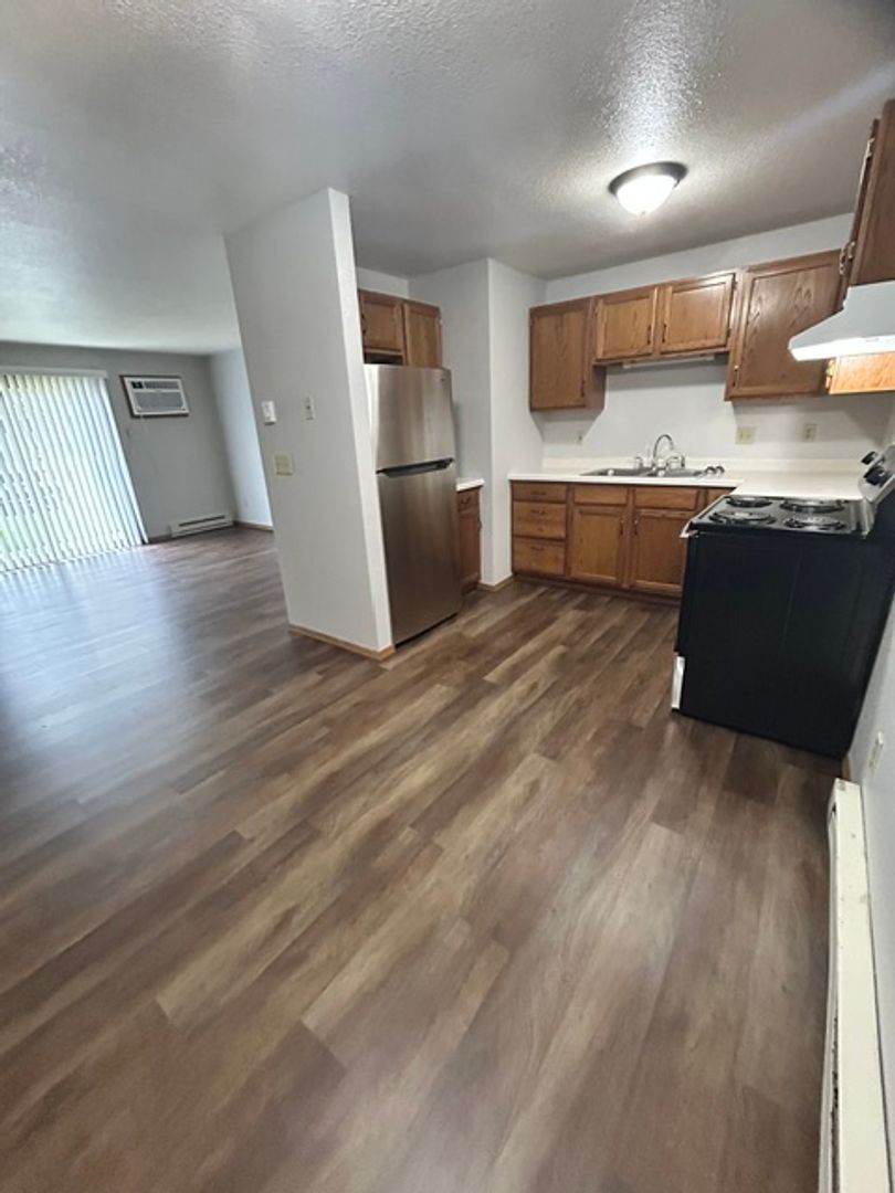 Freedom Apartment: N3949 Washington Avenue