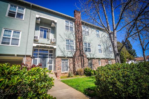 LAND PARK Two Bedroom with Tandem Parking for 2 Cars! 2231 11th Ave #5 – photo 1