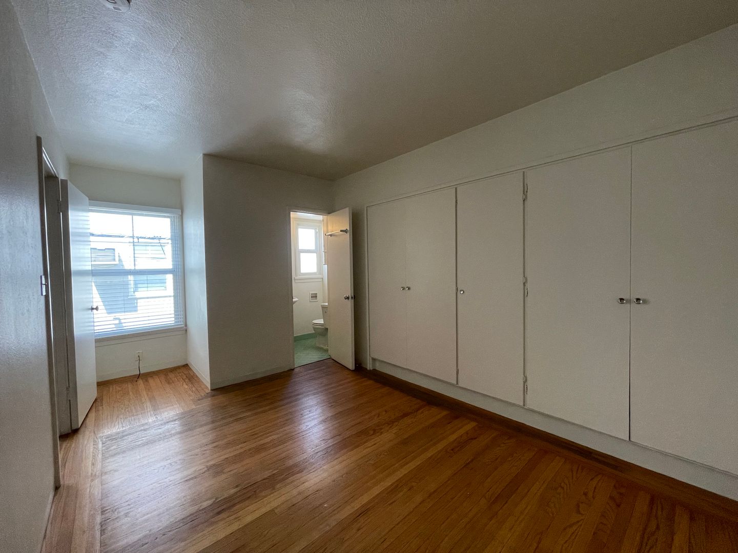 All properties are nonsmoking on the entire grounds. Cats are accepted