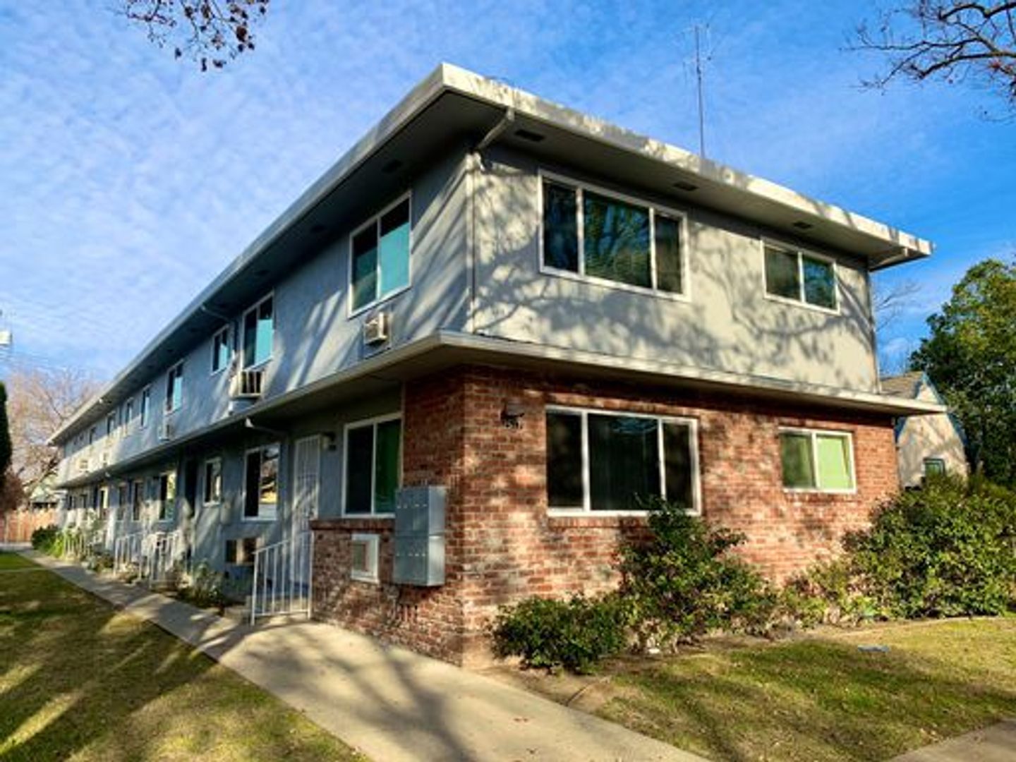 Sacramento Apartment: 2517 W Street