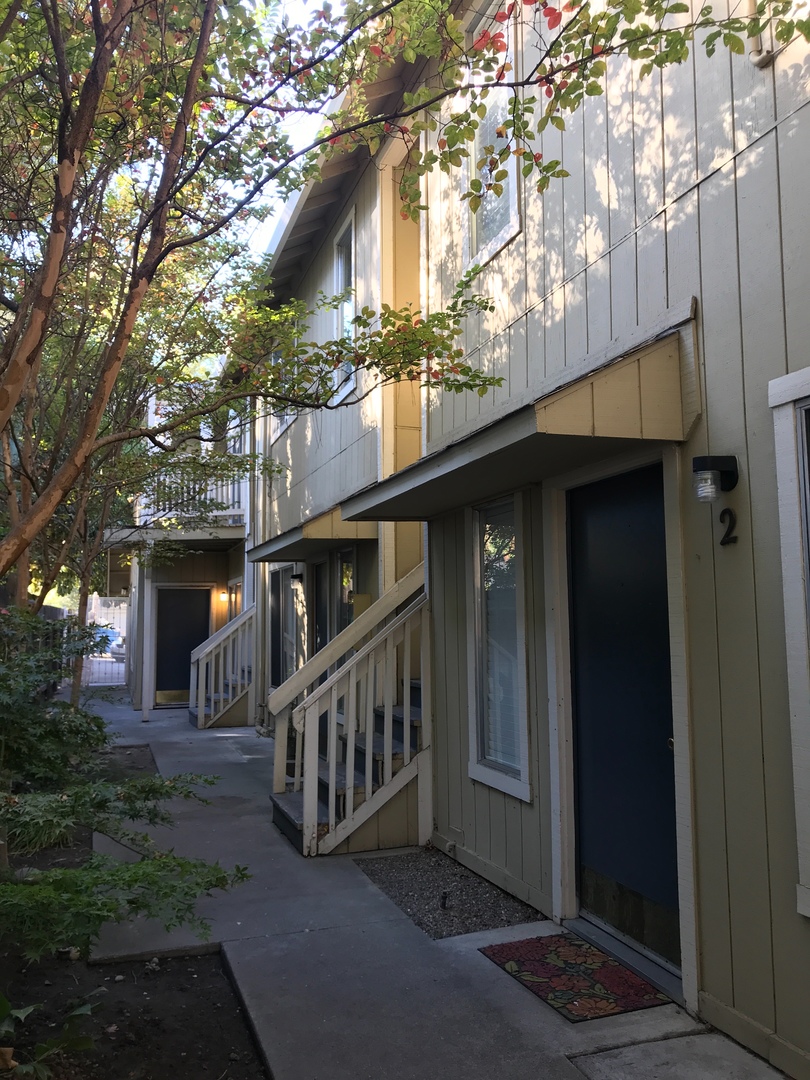 Sacramento Apartment: 1712 S Street