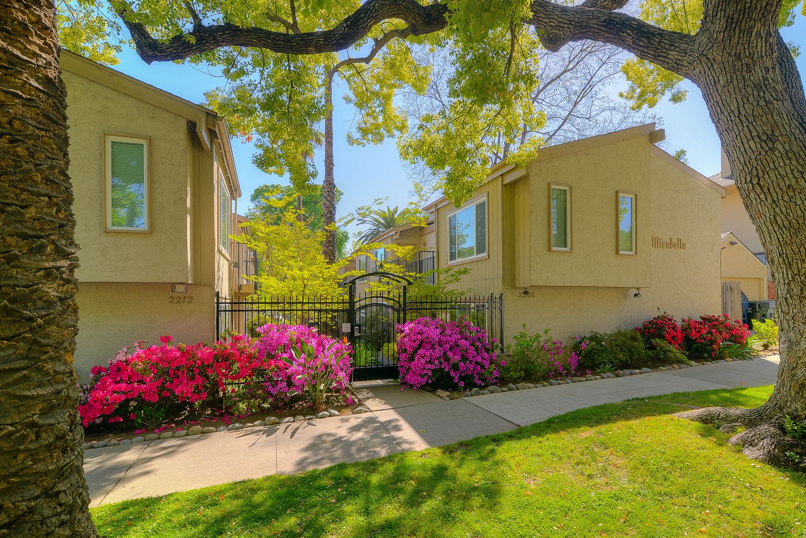 Sacramento Apartment: 2206-12 V Street