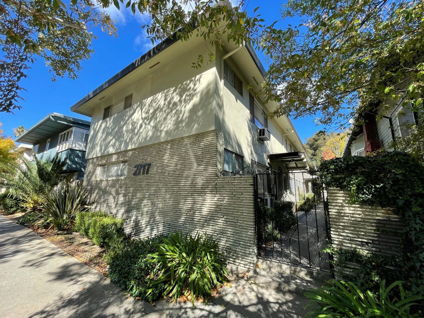 Sacramento Apartment: 2717 O Street