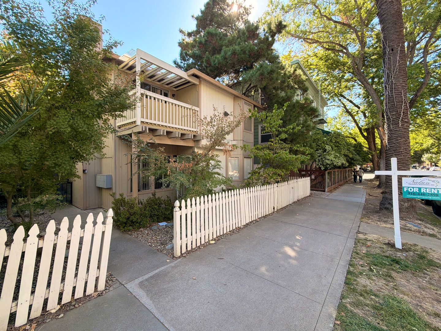 Sacramento Apartment: 1712 S Street