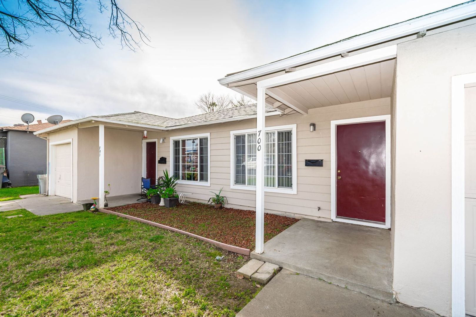 West Sacramento Apartment: 700-702 Poplar Avenue