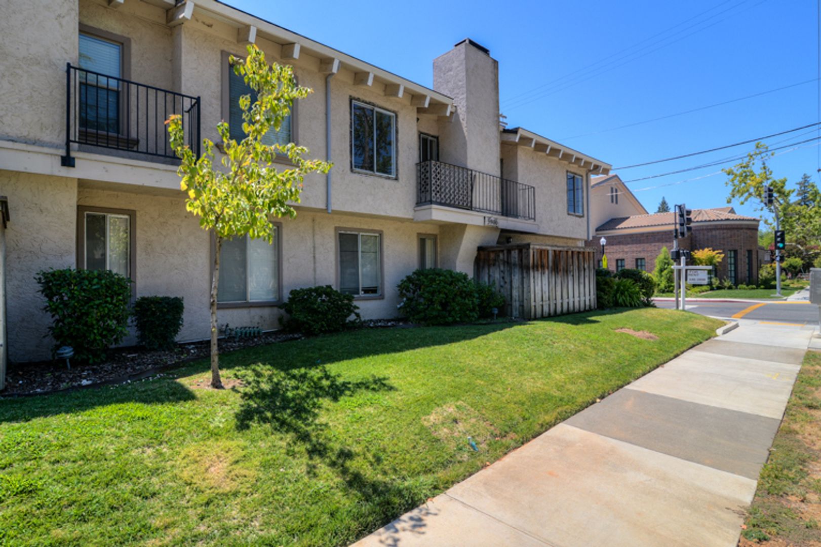 Sacramento Apartment: 3900-04 H Street