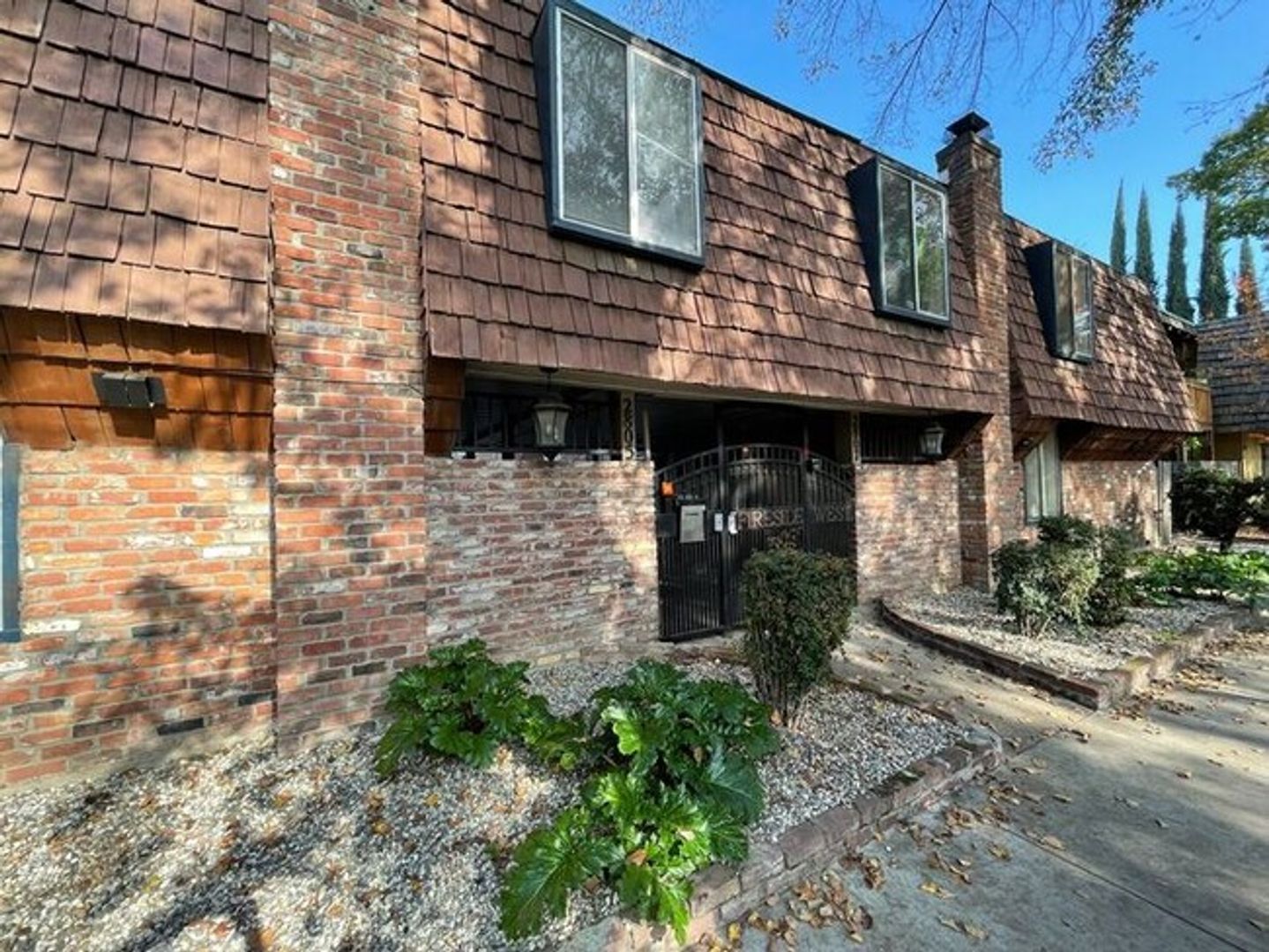 Sacramento Apartment: 2805-2807 H Street