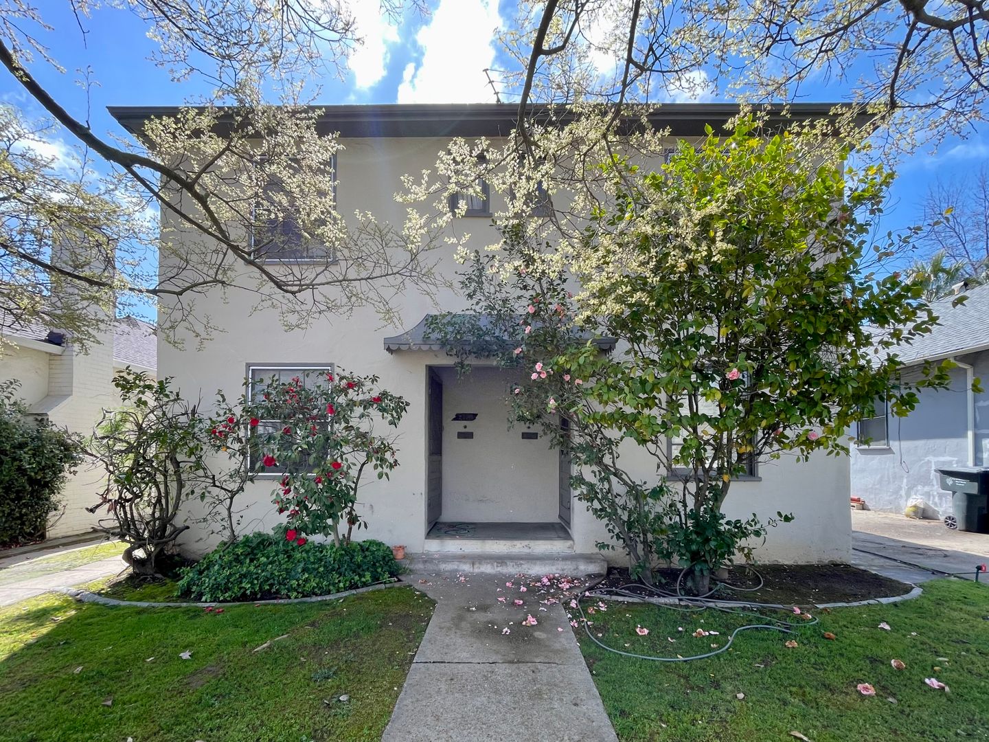 Sacramento Apartment: 2788-2790 & 2792 4th Avenue