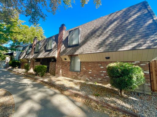 MIDTOWN 2 Bedroom, 1.5 Bathroom Townhouse - 2805 H #5 St. – photo 1