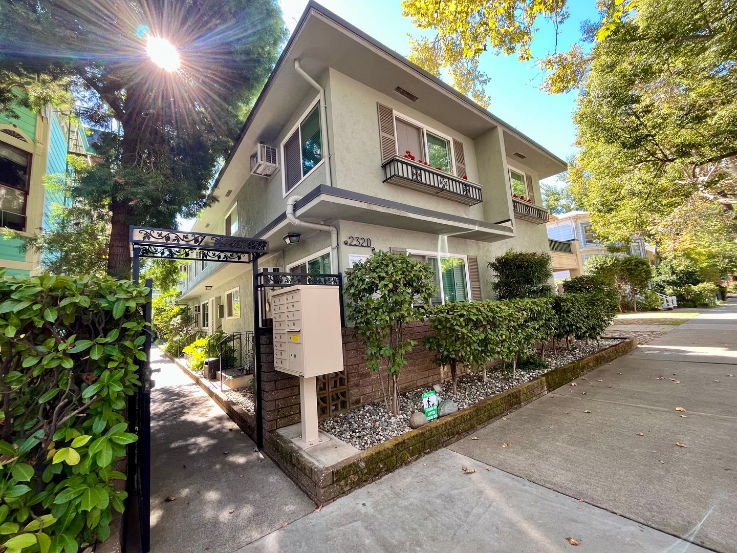 Sacramento Apartment: 2320 H Street