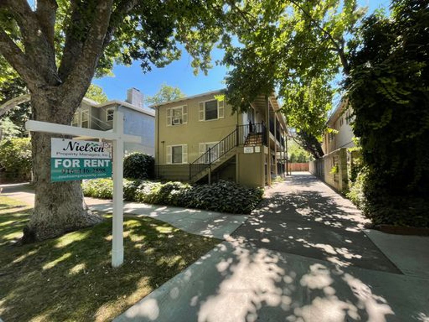 Sacramento Apartment: 411 22nd Street