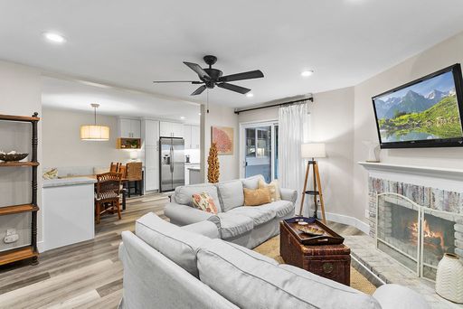 Beautiful 3 Bedroom Furnished Condo - Just Steps Away from Strands Vista and Beach! – photo 1