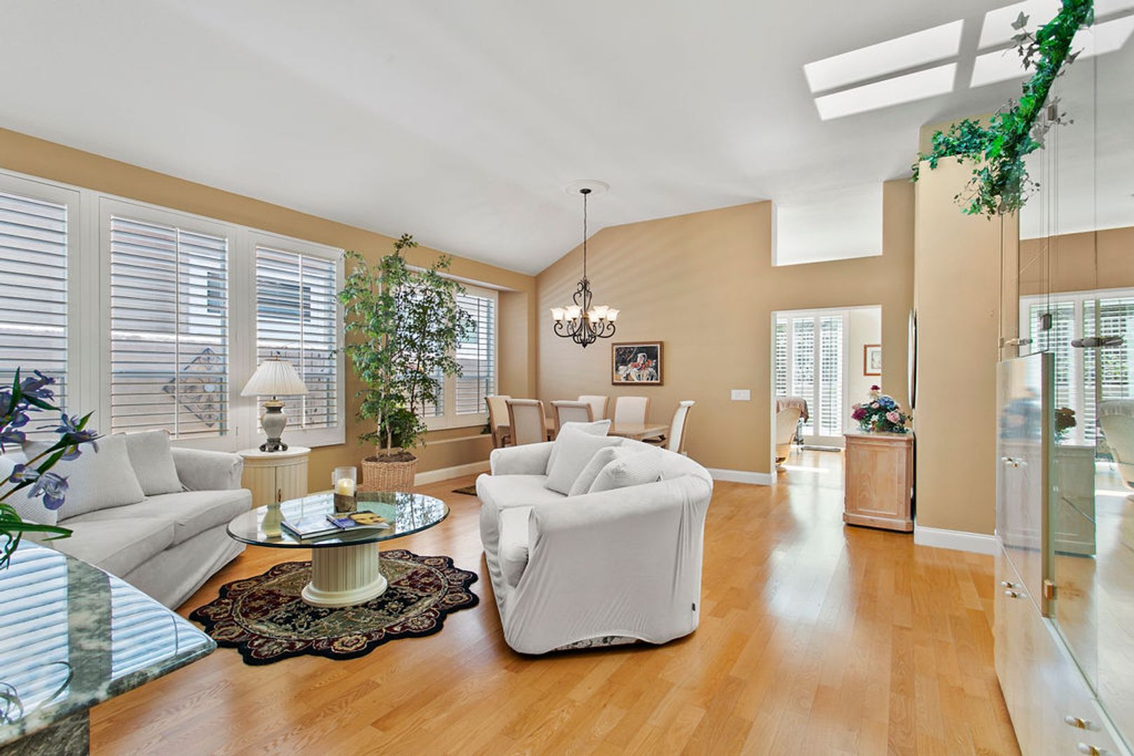 Mission Viejo House: 21432 Bastia